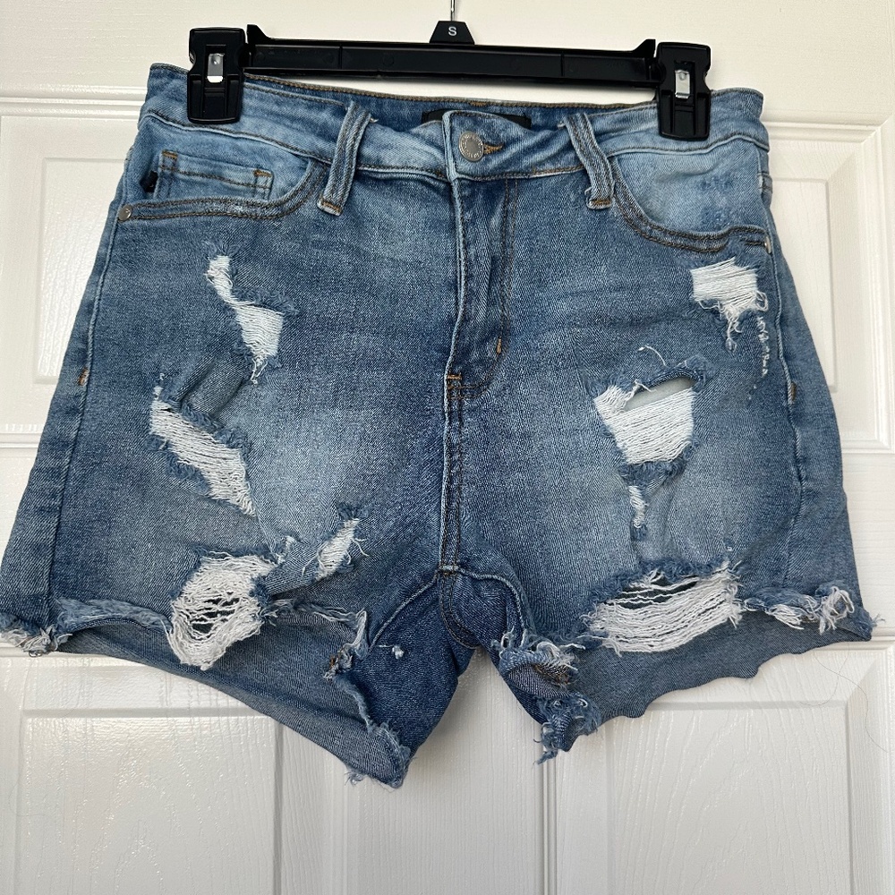 JUDY BLUE DENIM SHORTS WITH DISTRESSING.  SO CUTE AND COMFY- LOTS OF STRETCH!